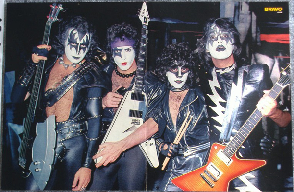 Kiss-kiss-24045789-764-500