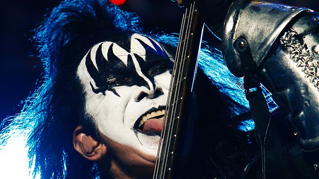 431762-gene-simmons-kiss-mexico