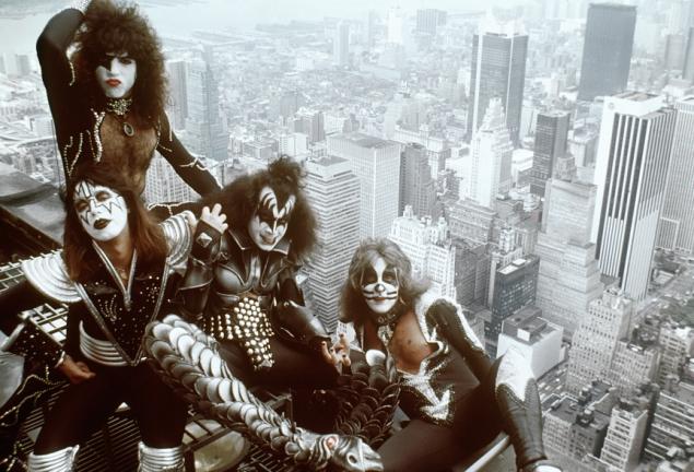 kiss24n-2-web