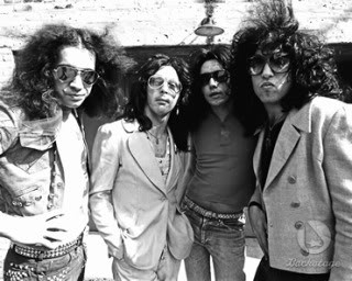 kiss-pictures-1973-ca-3457-007-l