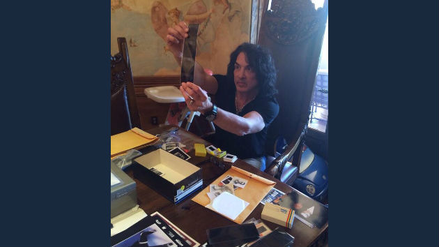 M_PaulStanleyTwitterPic_09272013